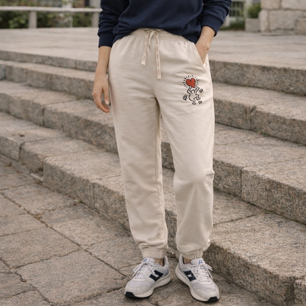 NWOT Cream Pop Artist Keith Haring Joggers with Heart Motif XXL